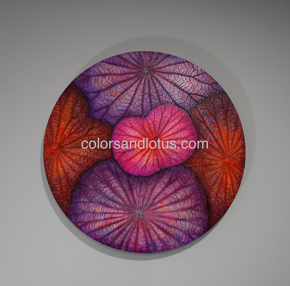 Lotus round painting diameter 50 cm – Colors and Lotus Studio